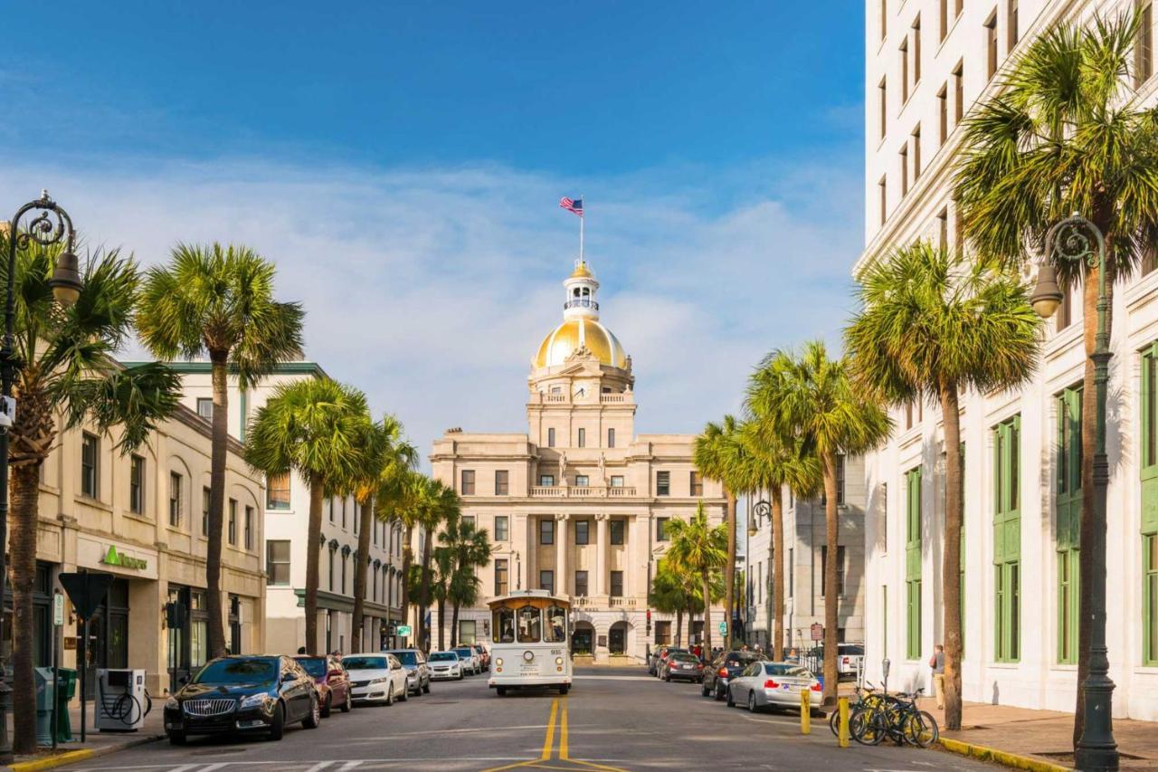Southern Charmer-Historic District Downtown-Front Porch-Walk Score 90!!-Private Parking-1 Minute To Forsyth Park Savannah Exterior foto