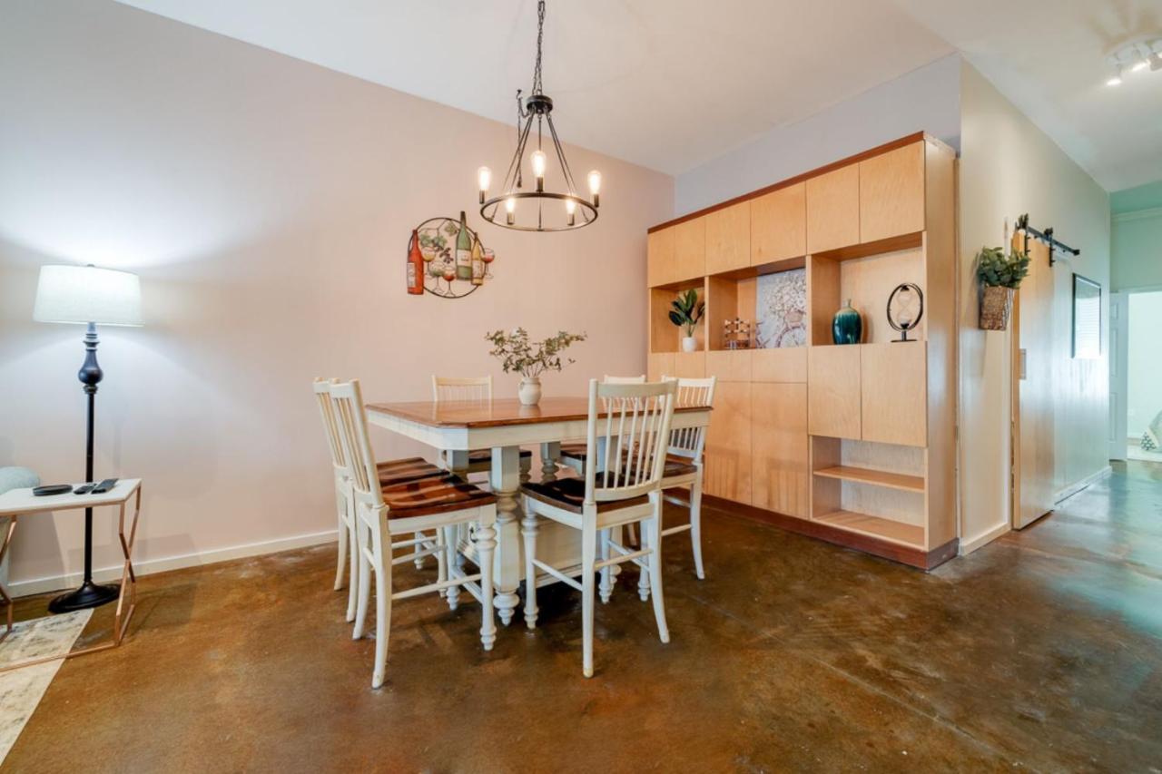 Southern Charmer-Historic District Downtown-Front Porch-Walk Score 90!!-Private Parking-1 Minute To Forsyth Park Savannah Exterior foto
